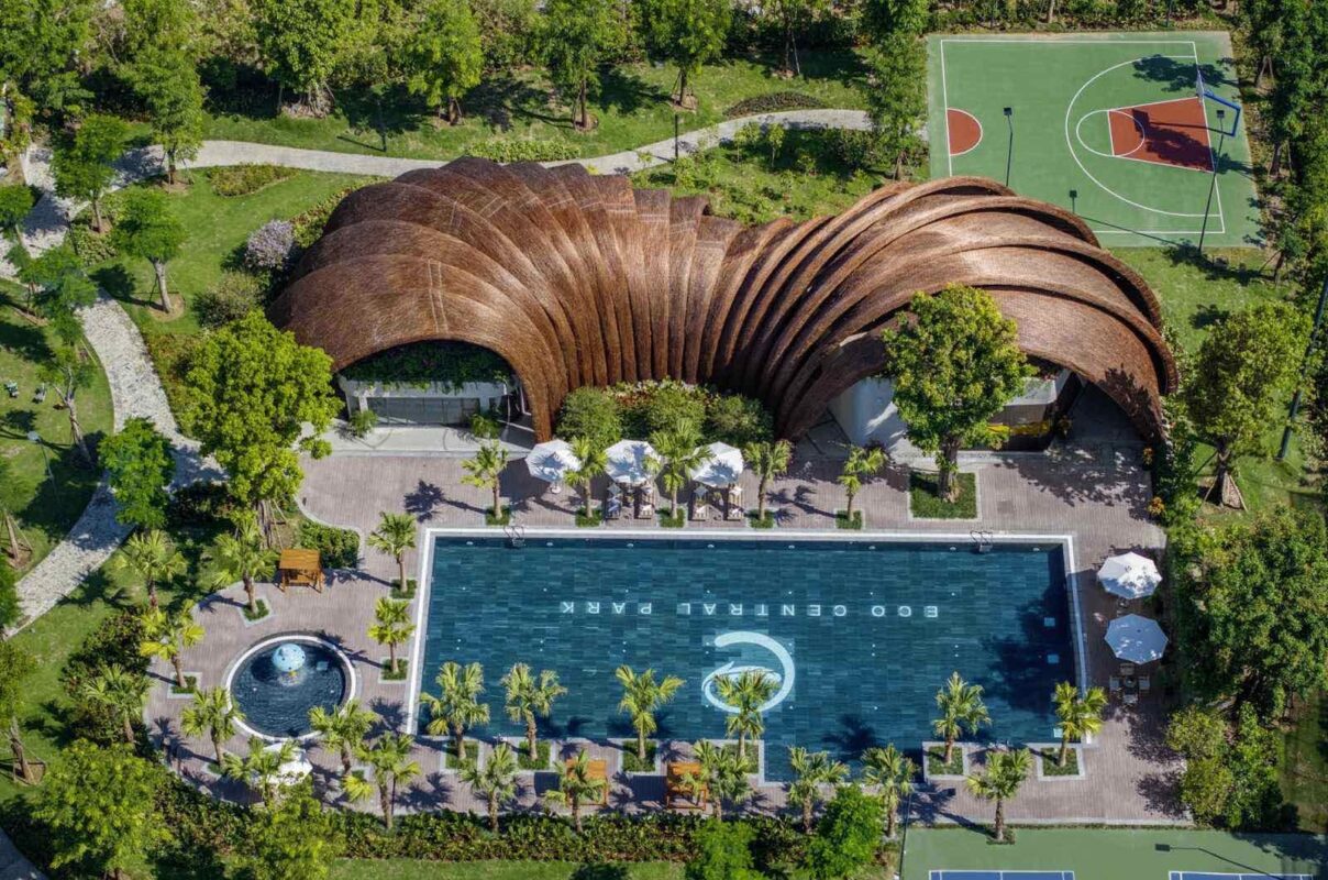 The Plaza Eco Central Park - bể bơi clubhouse